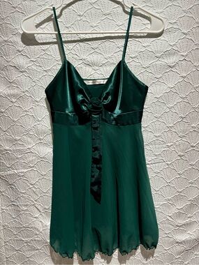 Victoria’s Secret Emerald Green Satin Chiffon Babydoll Chemise XS Y2K Lingerie